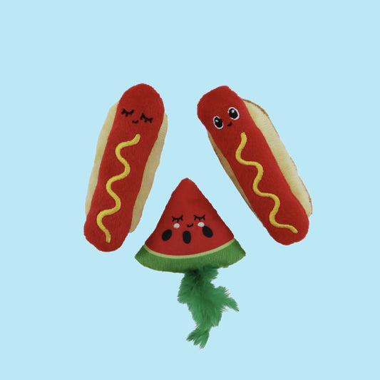 Food batters cat toy